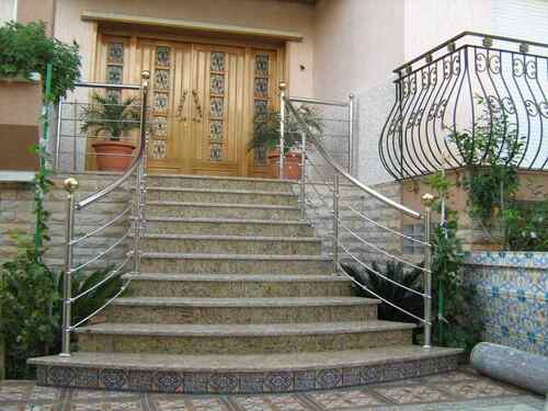 последний случай компании о WinscoMetal Custom Stainless Steel Cable Railing Project for Residential Outdoor Staircase