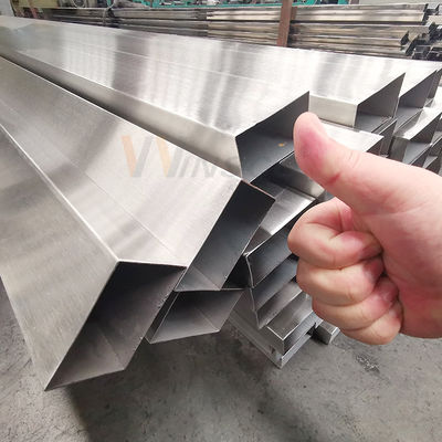 Decorativo TUBO ПРЯМОУГОЛЬНОЕ BRILLANTE ОТПОЛИРОВАЛО 600 C-304 x труба Inox нержавеющей стали 6 МЕТРО плоская